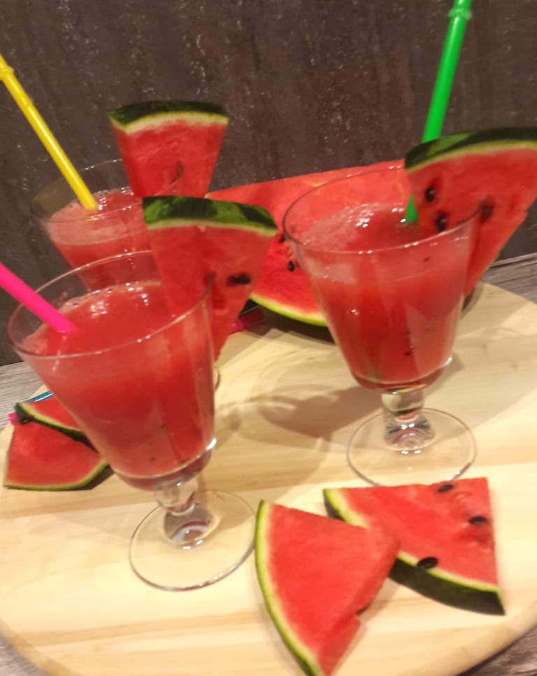 Domowa lemoniada arbuzowa