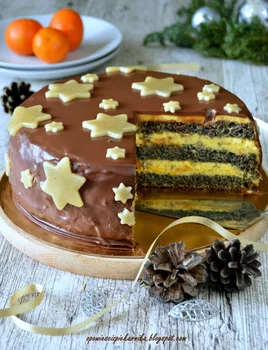 Tort makowo - ajerkoniakowy z nutą cytrusową