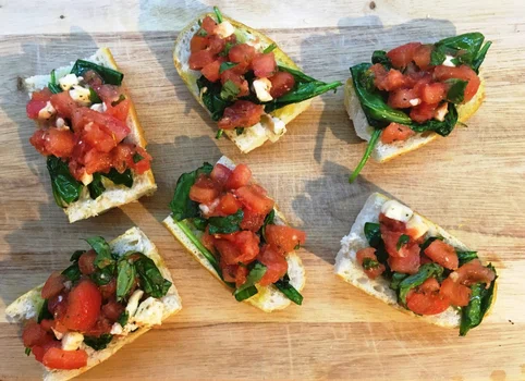 BRUSCHETTA ZE SZPINAKIEM