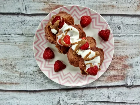 Placuszki truskawkowe (bez glutenu, bez cukru)