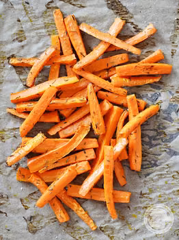 Pieczone frytki marchewkowe