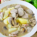 Zalewajka z pieczarkami i kiełbasą - prosta i sycąca zupa