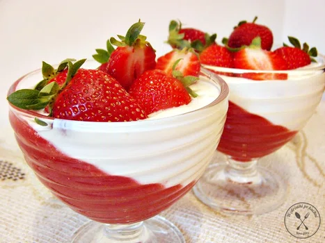 Deser truskawkowo - rabarbarowy