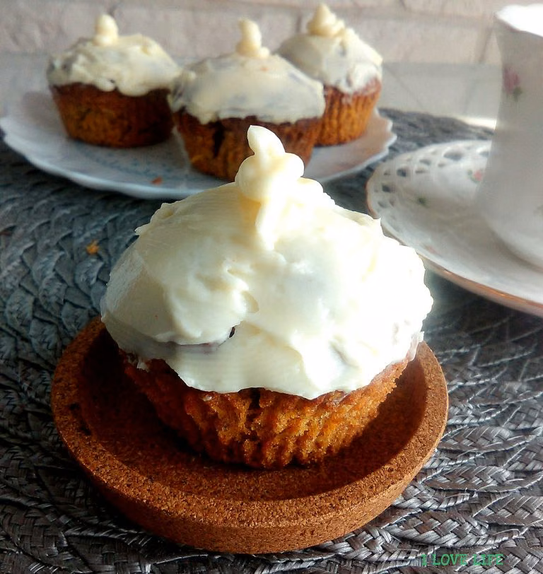 Muffiny marchewkowe z kremem mascarpone