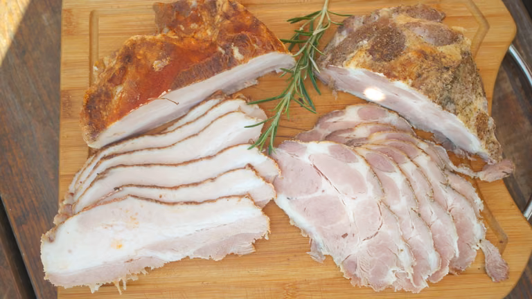 Mięso pieczone w soli na kanapki