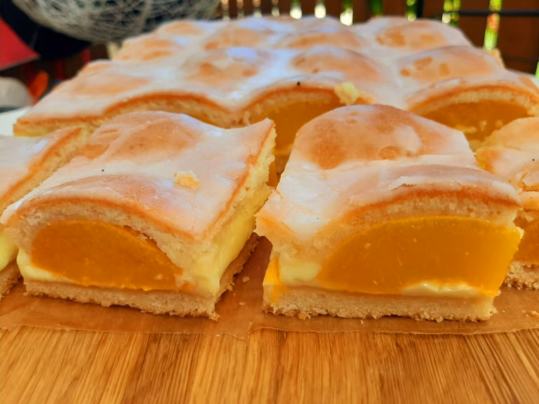Ciasto z brzoskwiniami i budyniem