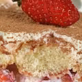 Tiramisu z białą czekoladą i truskawkami