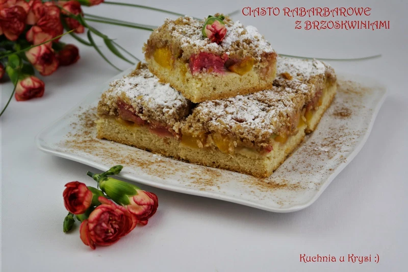 Ciasto rabarbarowe z brzoskwiniami