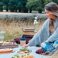 Jesienny piknik – jak zorganizować posiłek na świeżym powietrzu?
