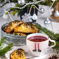 Pieczone pierogi z pieczarkami i czarnuszką