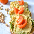 Humus z orzechami