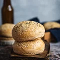 Pełnoziarniste bułki do burgerów