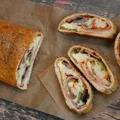 Przepis na oryginalną zrolowaną pizze - Pizza Stromboli.
