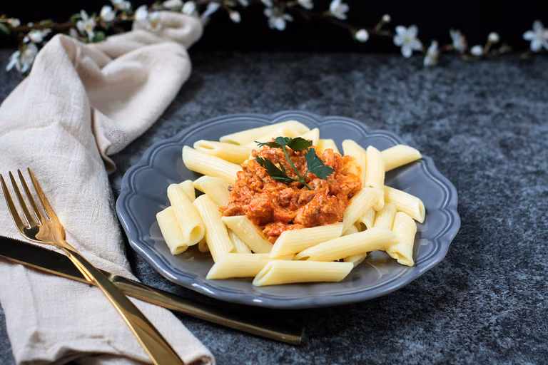 Penne Z Sosem Pomidorowo Pieczarkowym