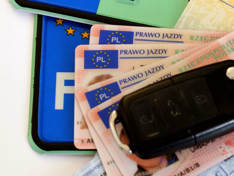 Koniec z bezterminowym prawem jazdy?! Na kierowców czekają zmiany.