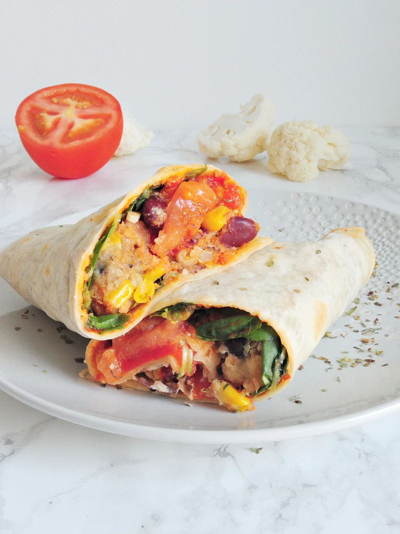 Wegańskie burrito z kalafiorem i fasolą