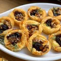 Szybkie przekąski z serem brie i żurawiną