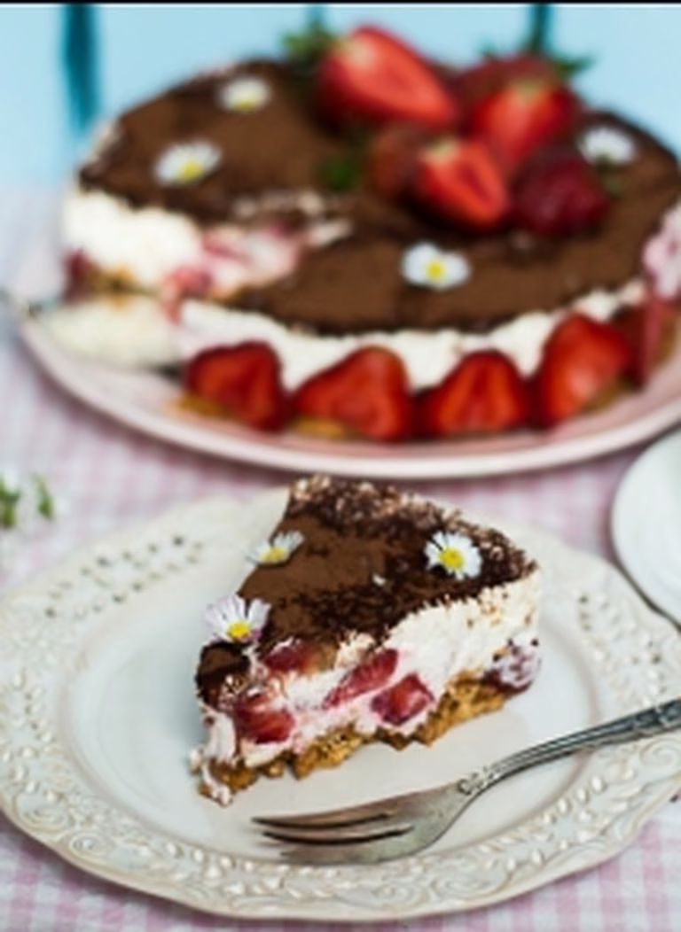 Ciasto z truskawkami i mascarpone bez pieczenia