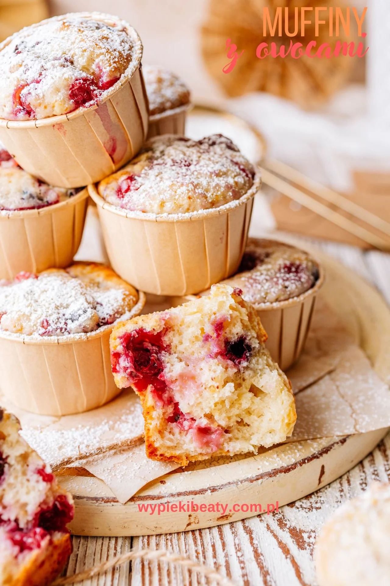 Wilgotne muffiny cytrynowe z owocami