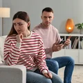 „Nie potrafię mu wybaczyć zdrady – ale nie umiem też odejść” – pisze Katarzyna [LIST]