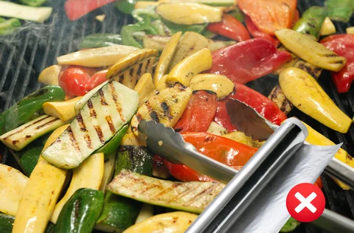 Nie grilluj warzyw w folii! Ten sposób sprawi, że będą pełne smaku i soku