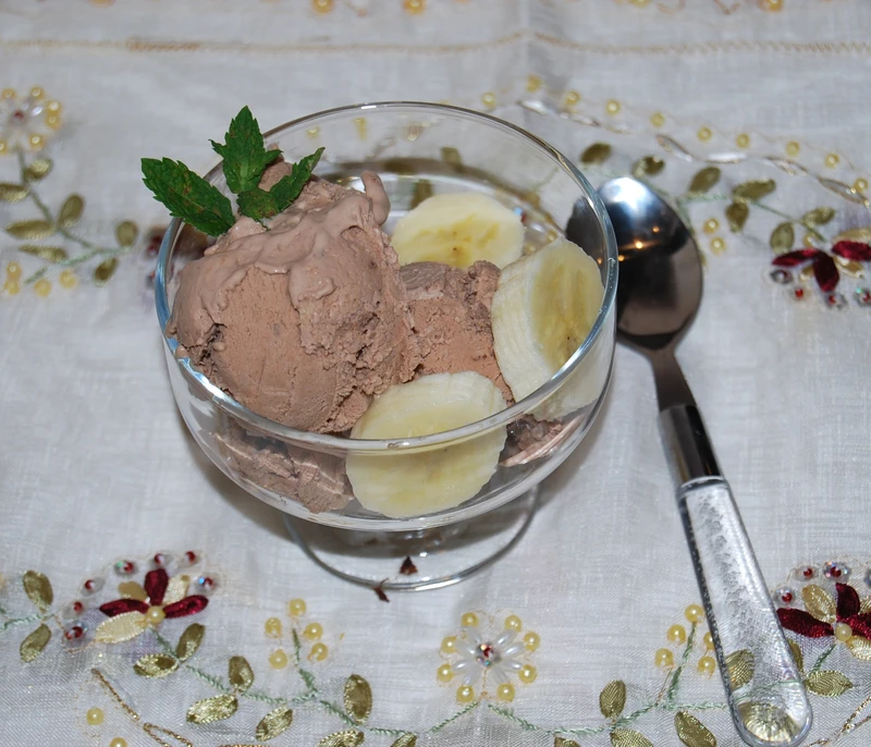 Lody bananowe z czekoladą bez maszynki