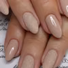 Neutralny manicure