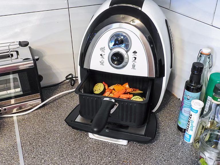 TEST BEZTŁUSZCZOWEJ FRYTKOWNICY RUSSELL HOBBS PURIFRY MULTI HEALTH FRYER.