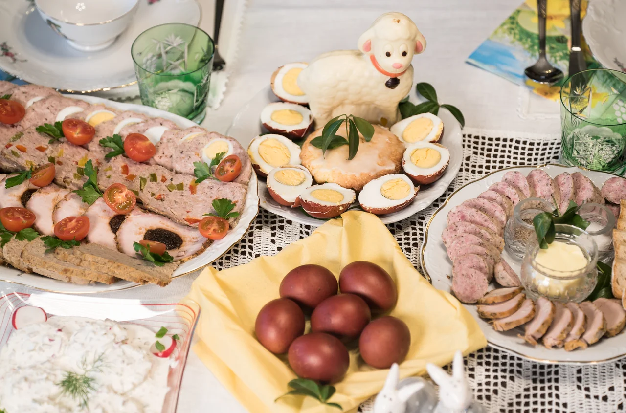 Mięsa na Wielkanoc - ten zestaw dań jest najbezpieczniejszy dla gości