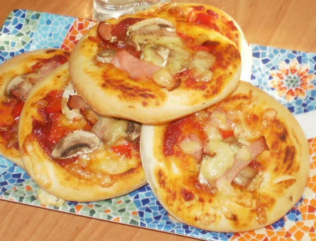 Pizzerinki-puszyste i wspaniałe, mini pizze
