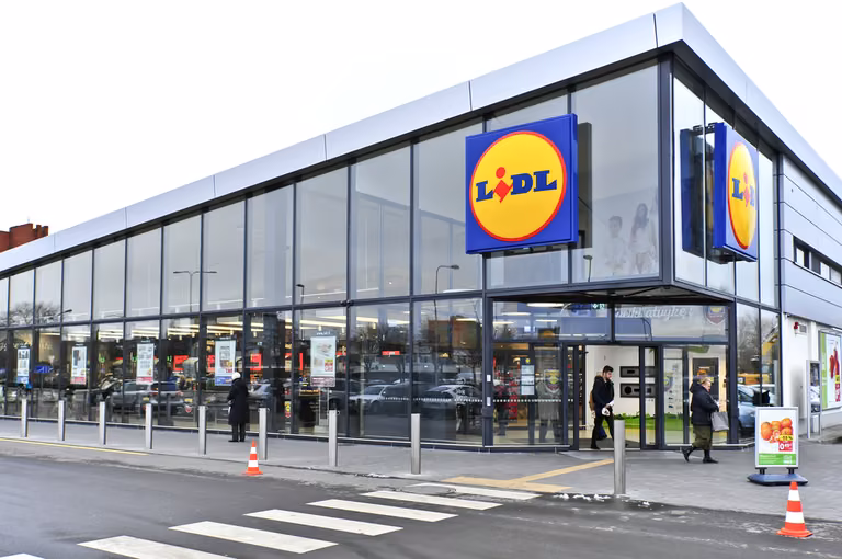 Lidl i Biedronka rozpoczęli przenoszenie pracowników. Nie wszystkim się to podoba