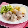 SZWEDZKIE KLOPSIKI W ŻURAWINOWYM SOSIE