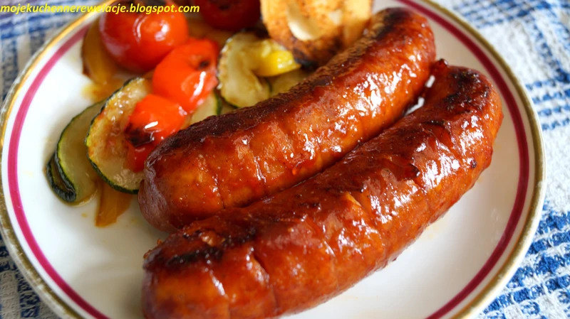 Kiełbaski grillowane w pikantnej glazurze