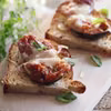 Crostini z figami, serem pleśniowym i miodem
