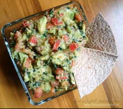 Guacamole z pomidorami