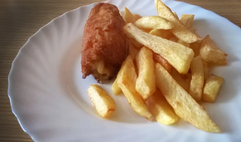 Kotlet devolay z pieczarkami i serem