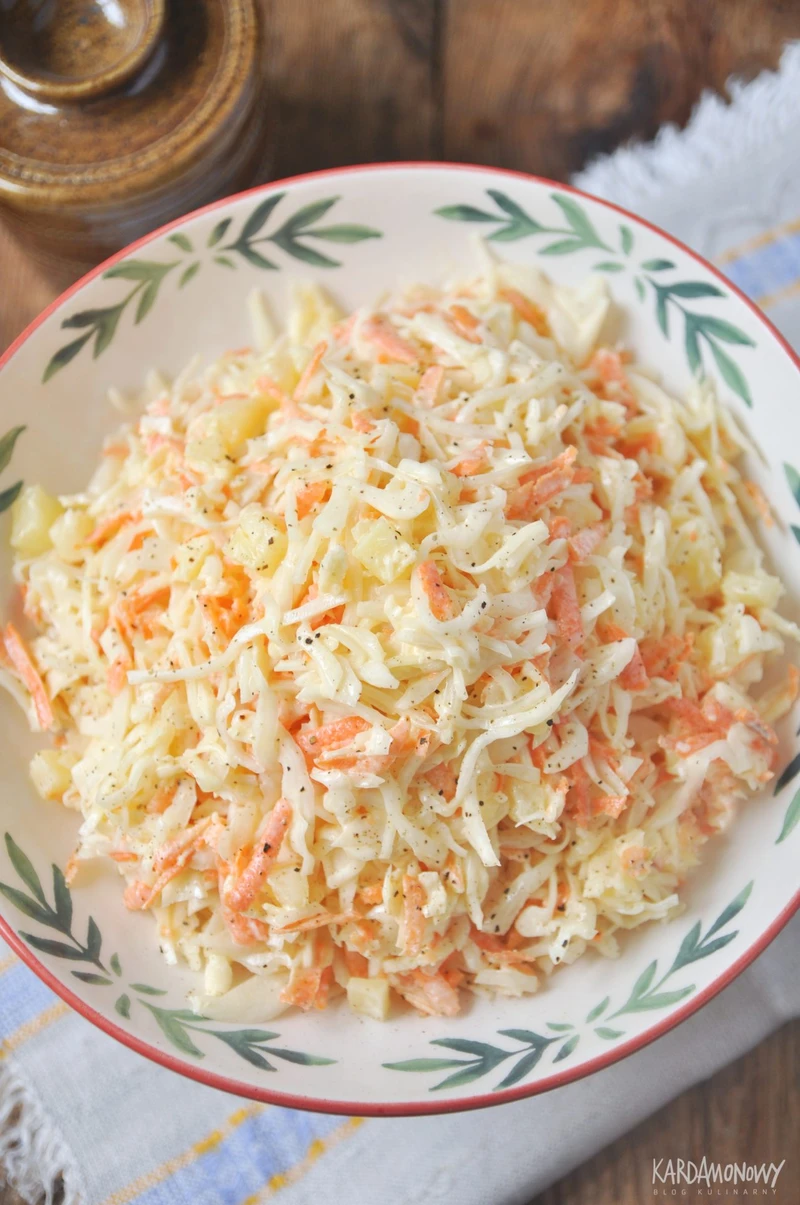 Coleslaw z ananasem