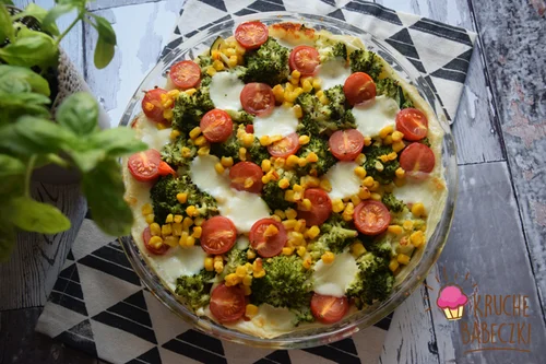 TARTA Z CIASTA FRANCUSKIEGO Z WARZYWAMI I MOZZARELLĄ
