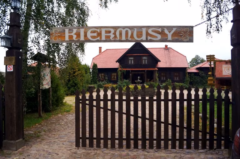 Dworek nad Łąkami w  Kiermusach