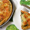 Tarta z wędzonym łososiem, szpinakiem, pomidorami i mozzarellą