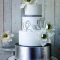 Srebrny tort ślubny