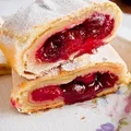 Strudel z wiśniami