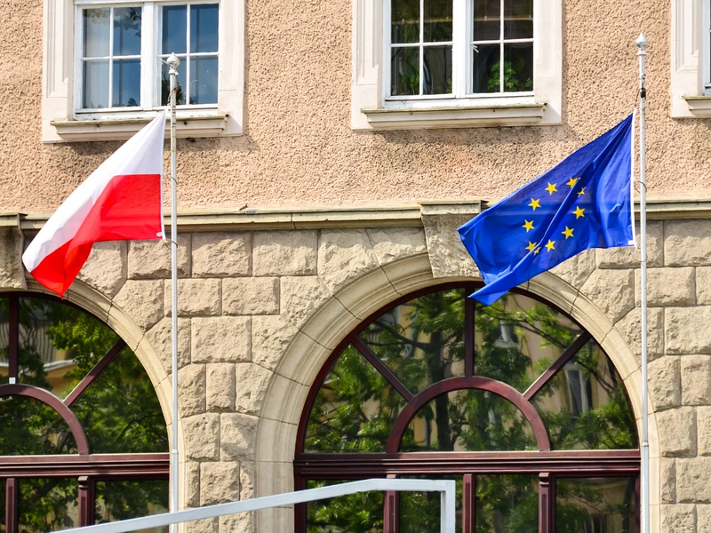 Dlaczego nie zostają wprowadzane nowe obostrzenia? Rząd odpowiada