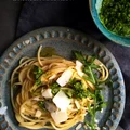 Makaron z pesto z rukoli i migdałów