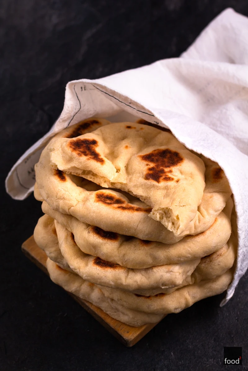 Domowe chlebki pita na zaczynie poolish