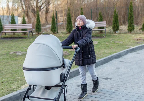 To świadczenie z ZUS było hitem wśród rodziców w 2025 roku! Nawet 1900 zł miesięcznie dodatkowo na dziecko i można je łączyć z 800 plus