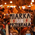 Zostałaś zatrzymana na strajku kobiet? Poznaj swoje prawa
