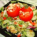 Sałatka w pomidorach