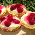 TARTALETKI Z KREMEM I MALINAMI , przepis na pyszne babeczki/mini tarty (super ciasto na korpusy )+FILM