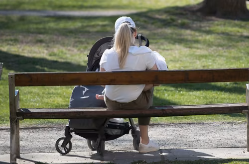 Dodatkowe 1000 zł co miesiąc także na PIERWSZE dziecko! Zmiany w popularnym świadczeniu dla rodziców